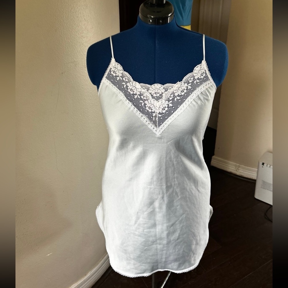 Elegant White Lace Chemise